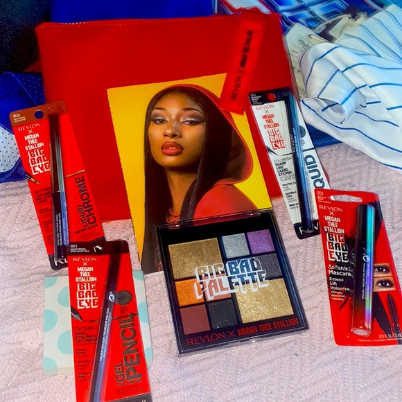 REVLON X MEGAN THEE STALLION MAKEUP SET LG - Picture 6 of 7